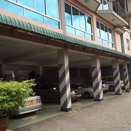 Mc-Elly'S Hotel Arusha Buitenkant foto