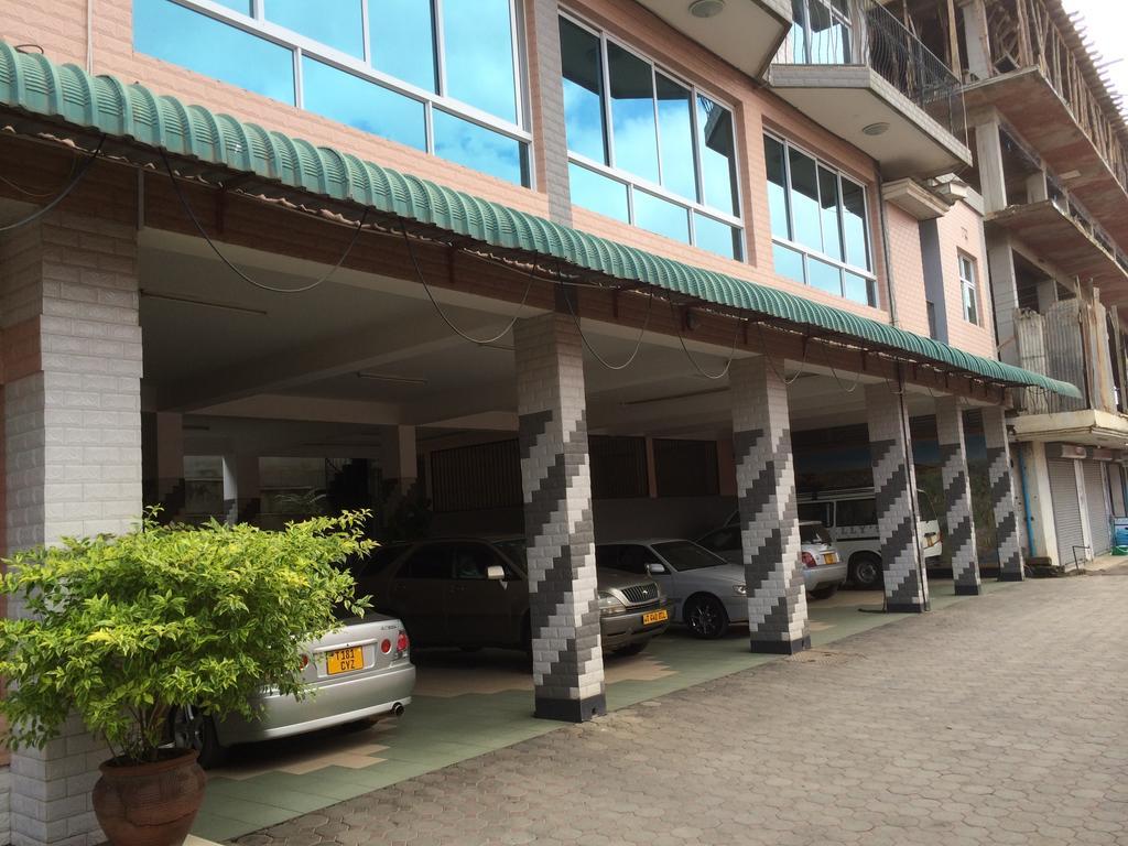 Mc-Elly'S Hotel Arusha Buitenkant foto